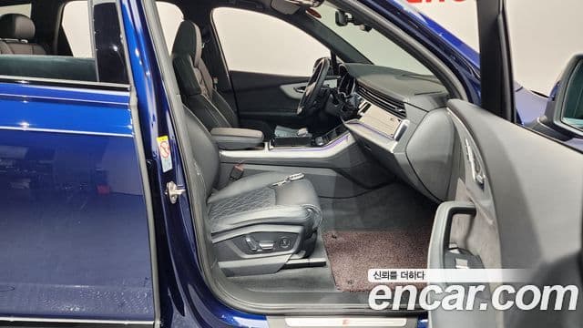 Audi Q7 2022 — Şəkil 10/20