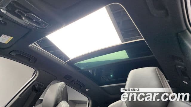 Audi Q7 2022 — Şəkil 18/20