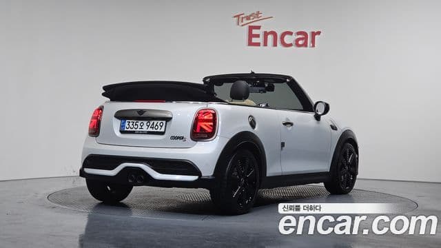 Mini Cooper S Convertible 2023 — ფოტო 2/20