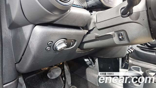 Mini Cooper S Convertible 2023 — ფოტო 14/20