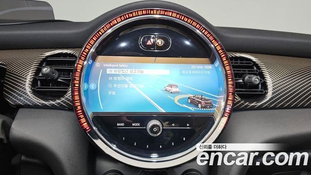 Mini Cooper S Convertible 2023 — ფოტო 17/20