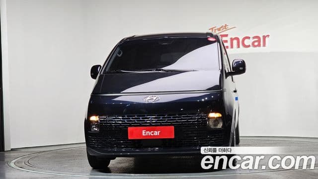 Hyundai Staria 2023 — Фото 3/20