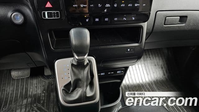 Hyundai Staria 2023 — Фото 9/20