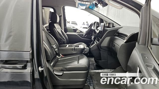 Hyundai Staria 2023 — Фото 11/20