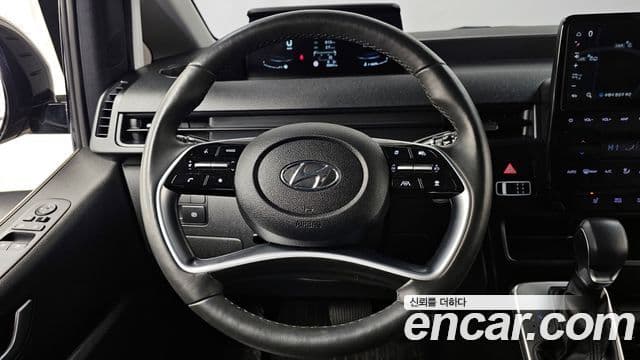 Hyundai Staria 2023 — Фото 13/20