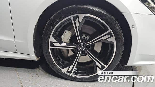 Audi A7 2020 — ფოტო 5/20