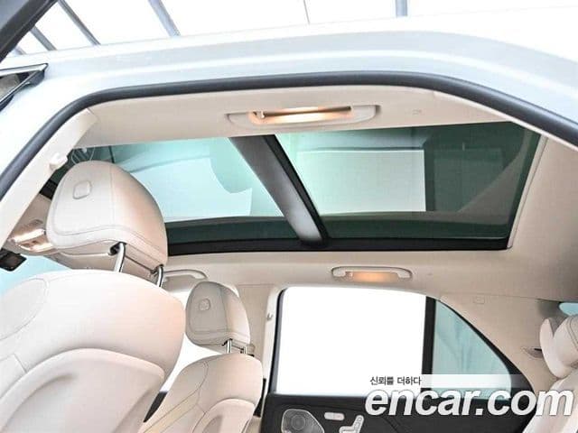 Mercedes-Benz GLE-Class 2025 — ფოტო 18/20