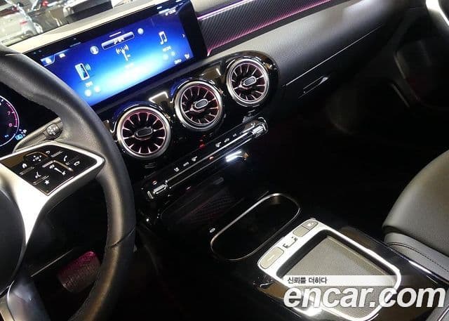 Mercedes-Benz A-Class 2024 — Şəkil 13/20