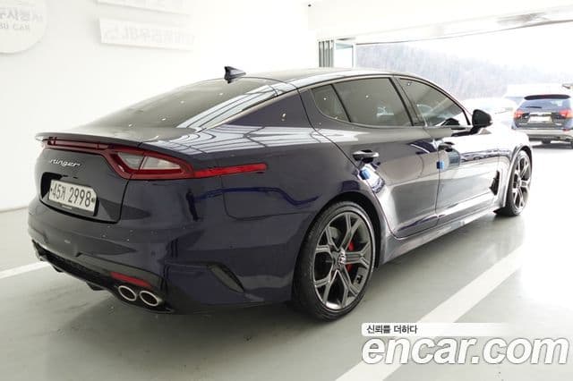Kia Stinger 2018 — Фото 5/20