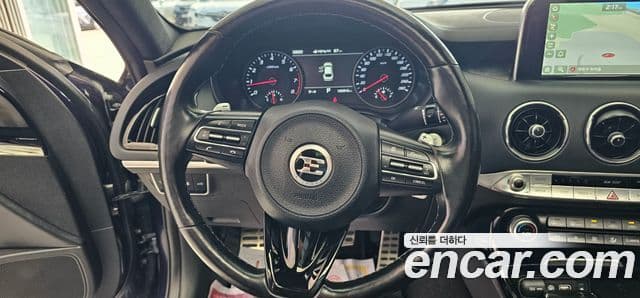 Kia Stinger 2018 — Фото 15/20