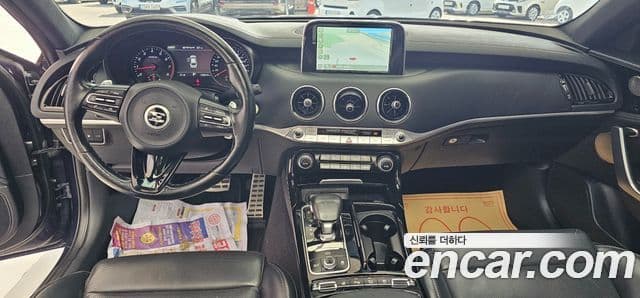 Kia Stinger 2018 — Фото 16/20