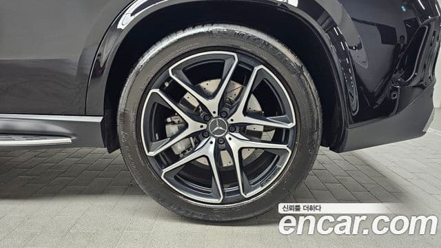 Mercedes-Benz GLE-Class 2022 — Photo 6/20