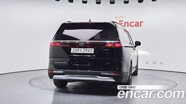 Kia Carnival 2021 — Фото 4/20