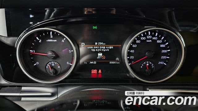 Kia Carnival 2021 — Фото 8/20