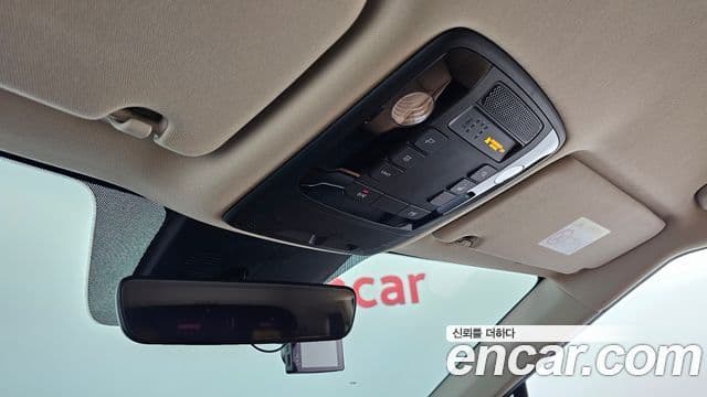Kia Carnival 2021 — Фото 18/20