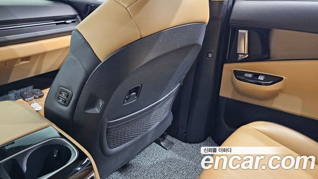 Kia Carnival 2021 — Фото 19/20