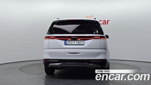 Kia Carnival 2023 — ფოტო 4/20