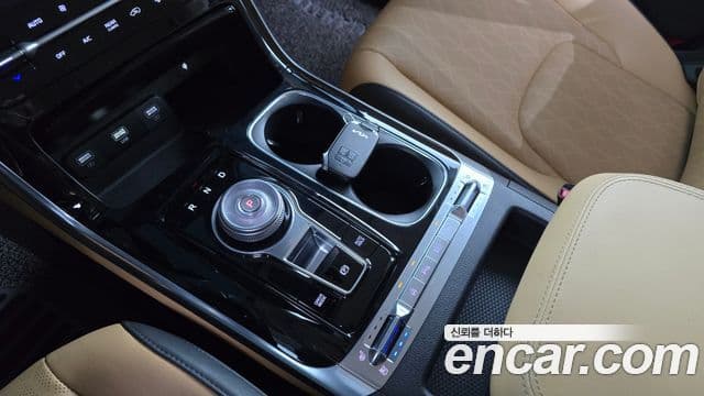 Kia Carnival 2023 — ფოტო 9/20