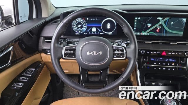 Kia Carnival 2023 — ფოტო 13/20