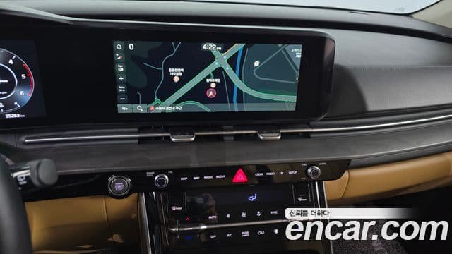 Kia Carnival 2023 — ფოტო 14/20