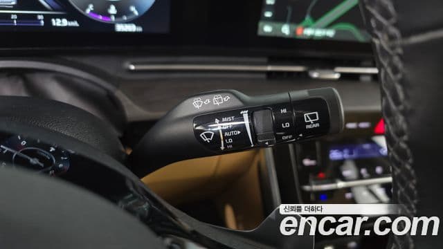 Kia Carnival 2023 — ფოტო 18/20