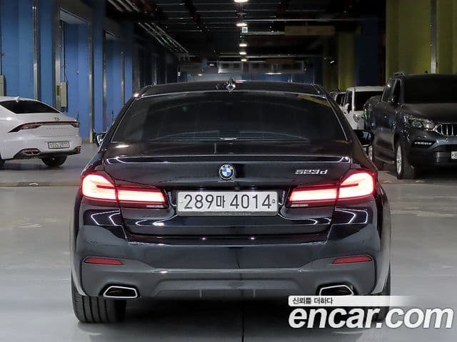 BMW 5 Series 2022 — Şəkil 11/20