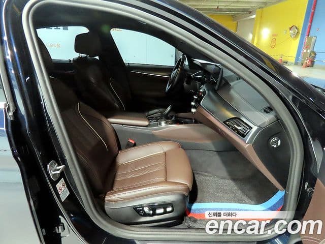 BMW 5 Series 2022 — Şəkil 12/20