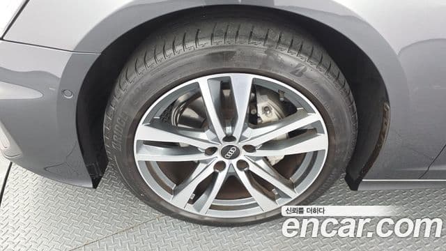 Audi A6 2022 — ფოტო 5/20