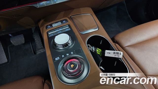 Genesis GV70 2021 — ფოტო 9/20