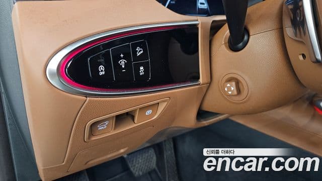 Genesis GV70 2021 — ფოტო 18/20
