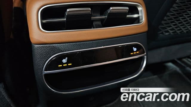 Genesis GV70 2021 — ფოტო 19/20
