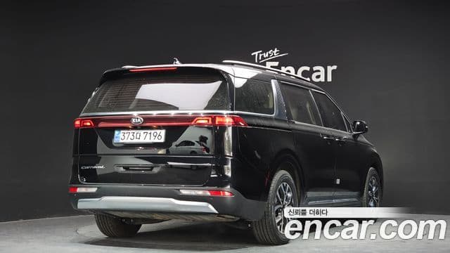Kia Carnival 2021 — ფოტო 2/20