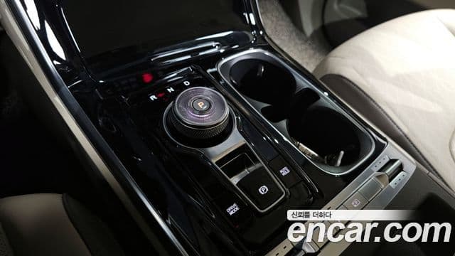 Kia Carnival 2021 — ფოტო 9/20
