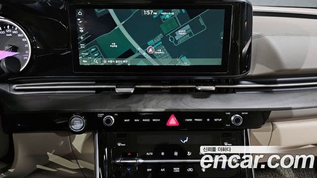 Kia Carnival 2021 — ფოტო 14/20