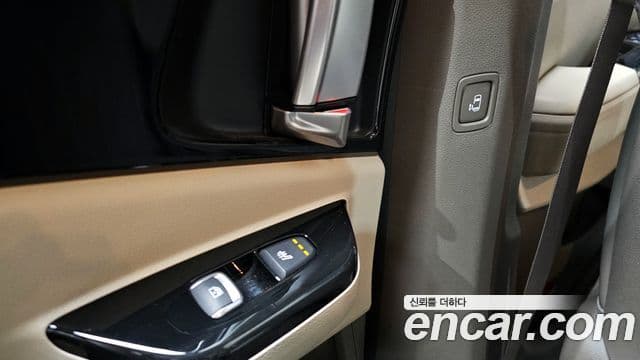 Kia Carnival 2021 — ფოტო 19/20