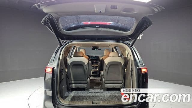Kia Carnival 2021 — ფოტო 20/20