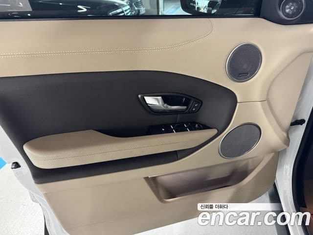 Land Rover Range Rover Evoque 2018 — Şəkil 11/20