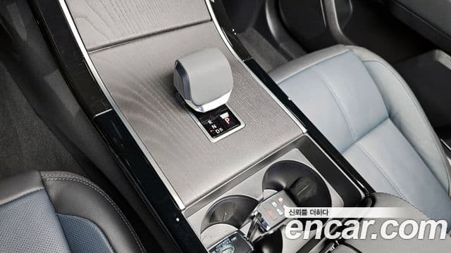 Land Rover Range Rover Velar 2024 — ფოტო 9/20