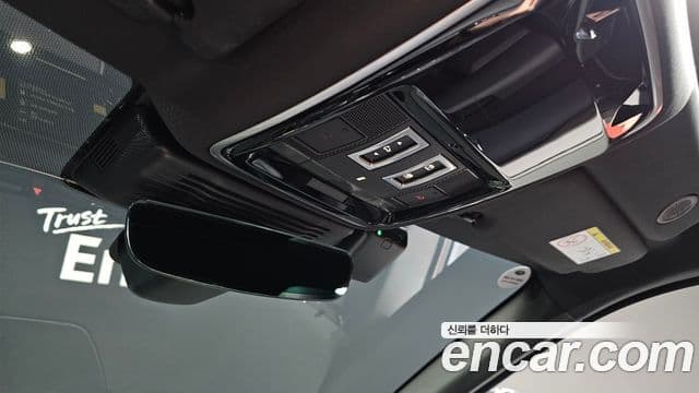 Land Rover Range Rover Velar 2024 — ფოტო 14/20