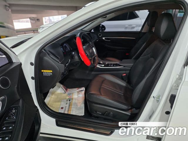 Hyundai Sonata Hybrid 2020 — Photo 15/19
