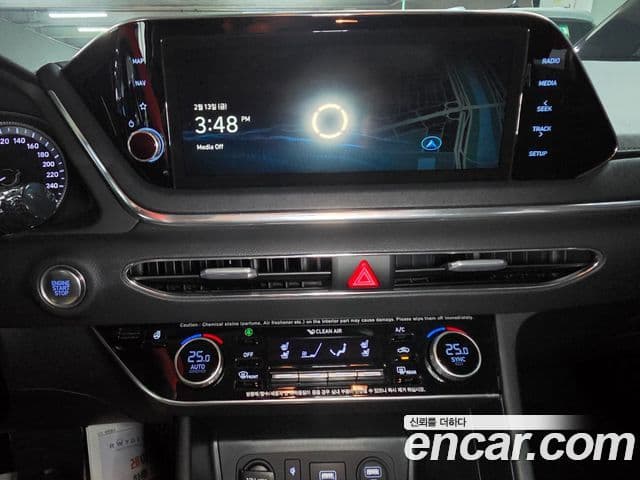 Hyundai Sonata Hybrid 2020 — Photo 3/19