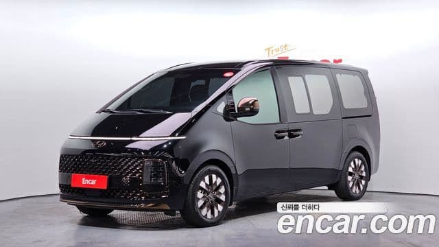 Hyundai Staria 2023 — ფოტო 1/20