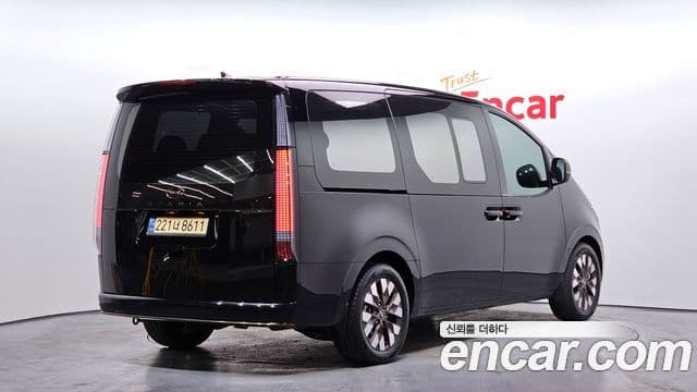 Hyundai Staria 2023 — ფოტო 2/20
