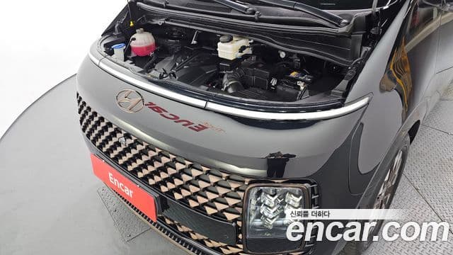 Hyundai Staria 2023 — ფოტო 6/20