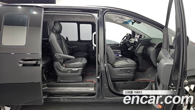 Hyundai Staria 2023 — ფოტო 11/20