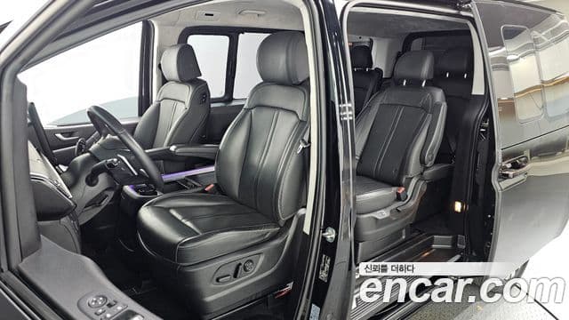 Hyundai Staria 2023 — ფოტო 12/20