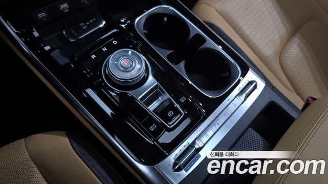 Kia Carnival 2023 — Şəkil 9/20