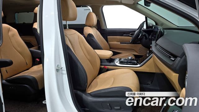 Kia Carnival 2023 — Şəkil 10/20