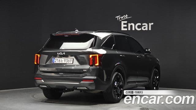 Kia Sorento 2023 — ფოტო 2/20