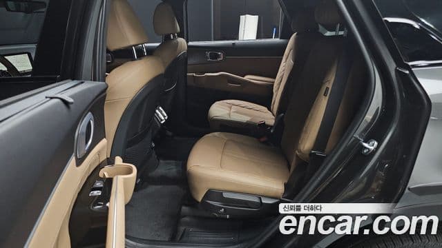 Kia Sorento 2023 — ფოტო 12/20